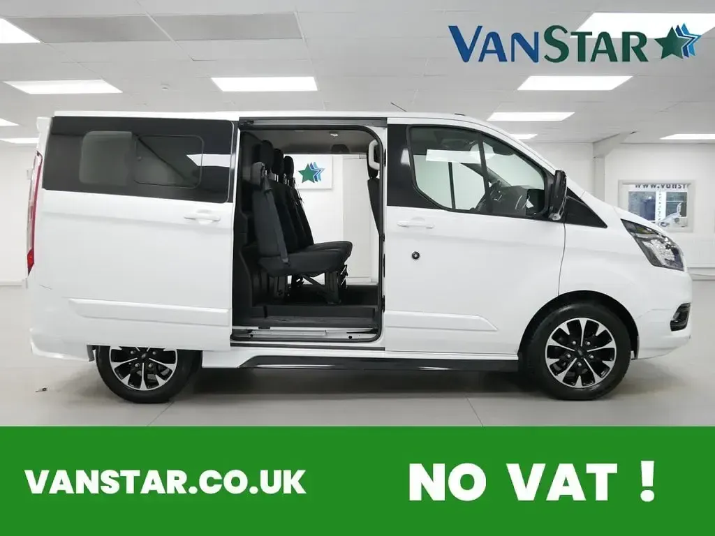 Used Ford 300 Limited 130 HP (95 kW) 2019 White Estate