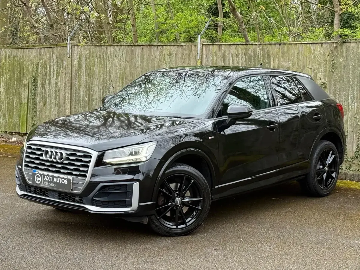 Second-hand Audi Q2 S-Line 150 CP (110 kW) 2017 Negru SUV