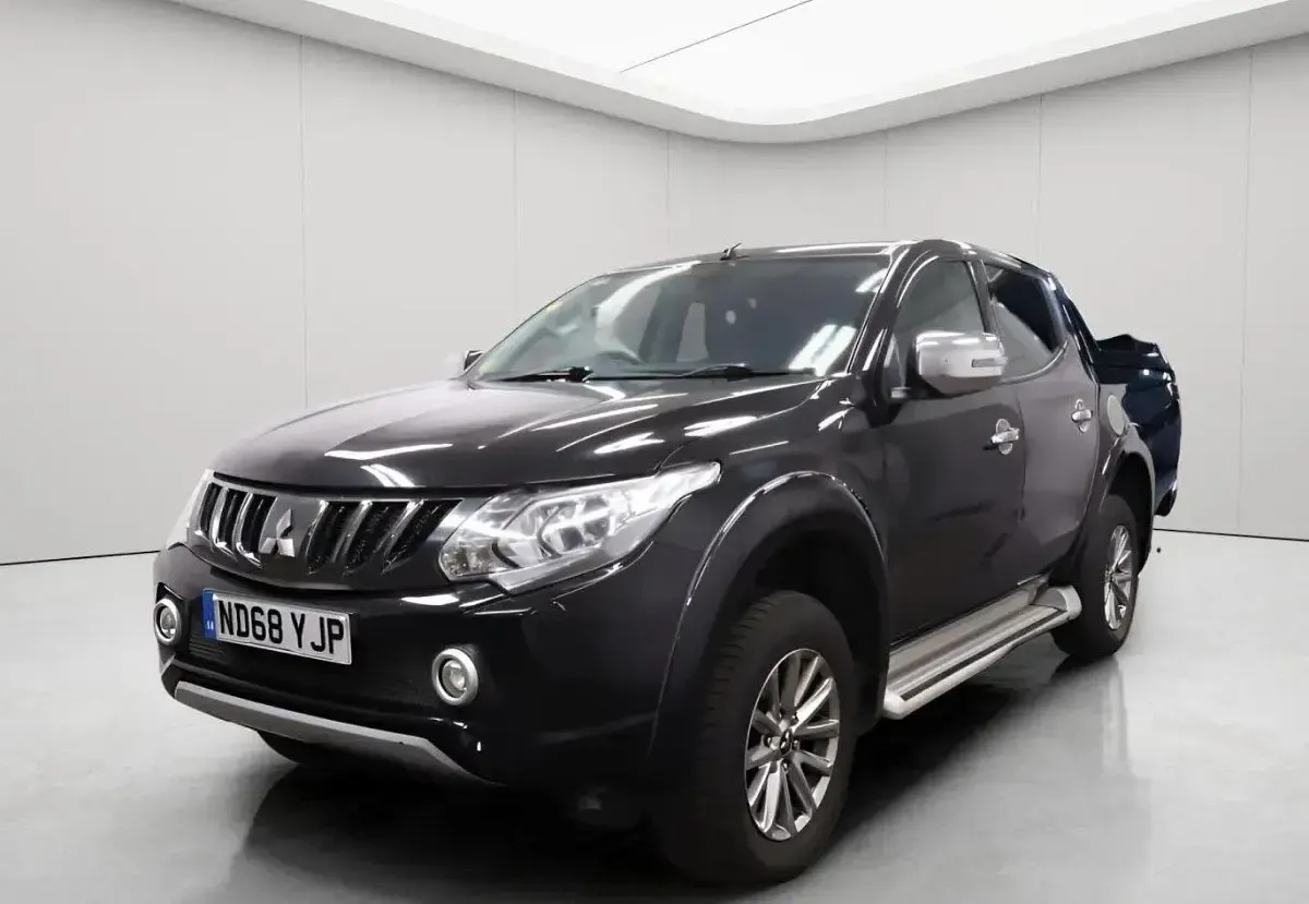 Used Mitsubishi L200 181 HP (133 kW) 2019 Black Pickup