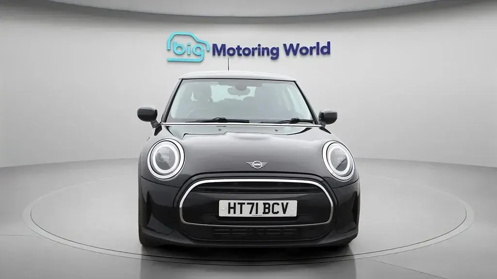 Usado Mini Cooper Classic 136 HP (100 kW) 2021 Preto Citadino