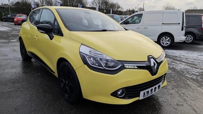 Yellow Used 2013 Renault Clio IV Dynamique Hatchback | £1,950 (Good price) - Image 1/4