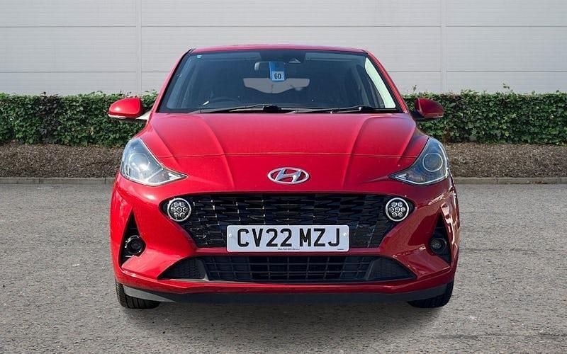 Used Hyundai i10 Premium 84 HP (61 kW) 2022 Red Hatchback