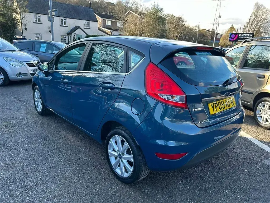 Used Ford Fiesta Zetec 67 HP (49 kW) 2009 Green Hatchback