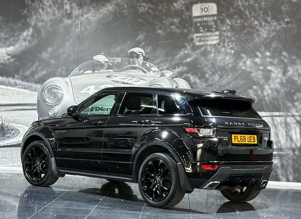 Used Land Rover Range Rover evoque HSE Dynamic 2018 Black Estate