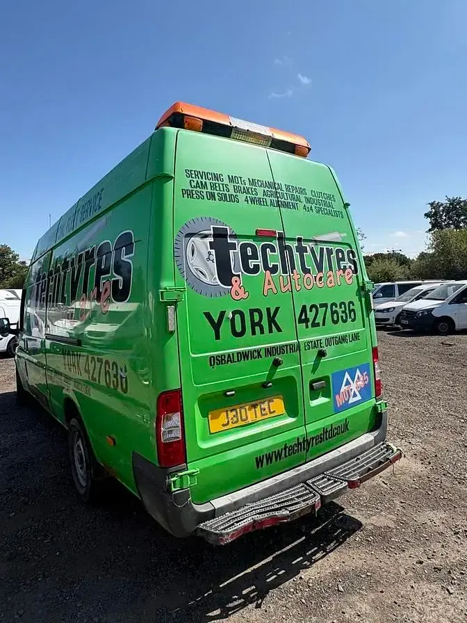 Used Ford Transit 100 HP (73 kW) 2012 Yellow Van