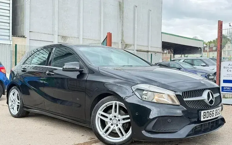Begagnad Mercedes A180 Executive 109 HK (80 kW) 2018 Halvkombi