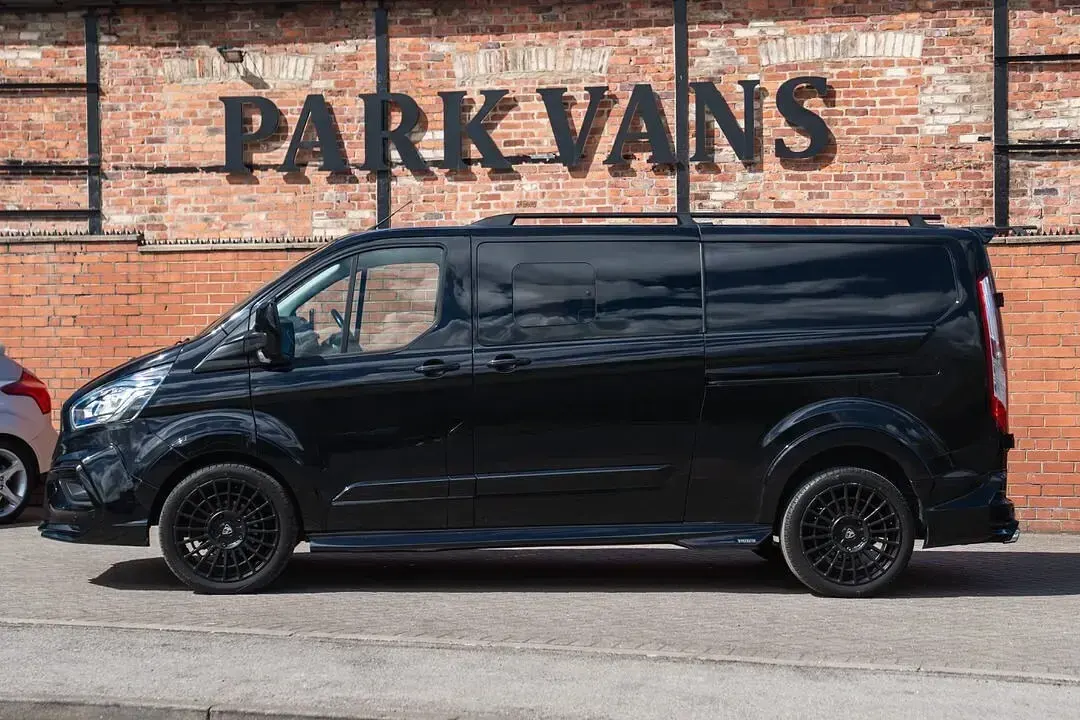 Used Ford Transit Custom Limited 170 HP (125 kW) 2022 Black Van