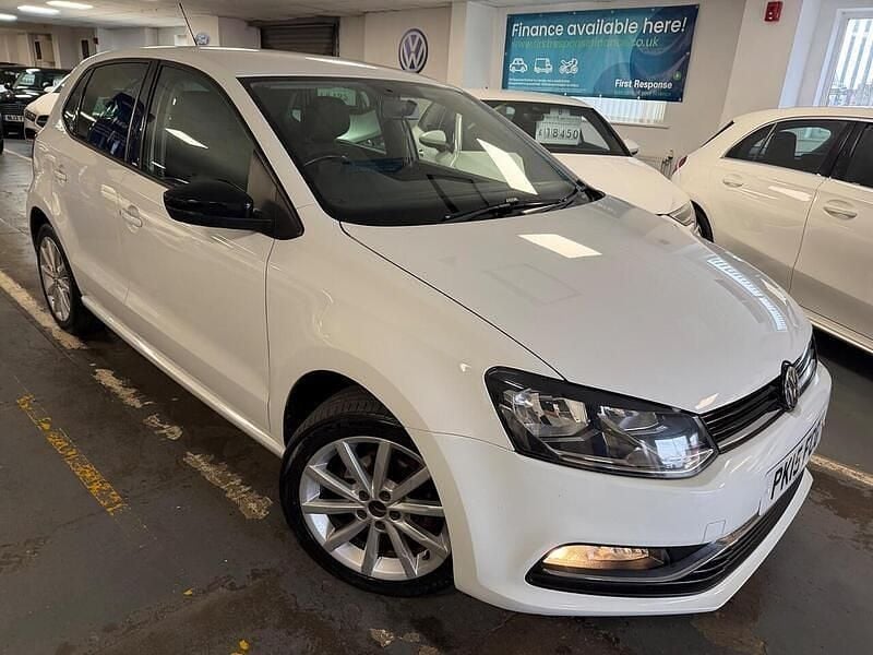 Used VW Polo Design 60 HP (44 kW) 2015 White Hatchback