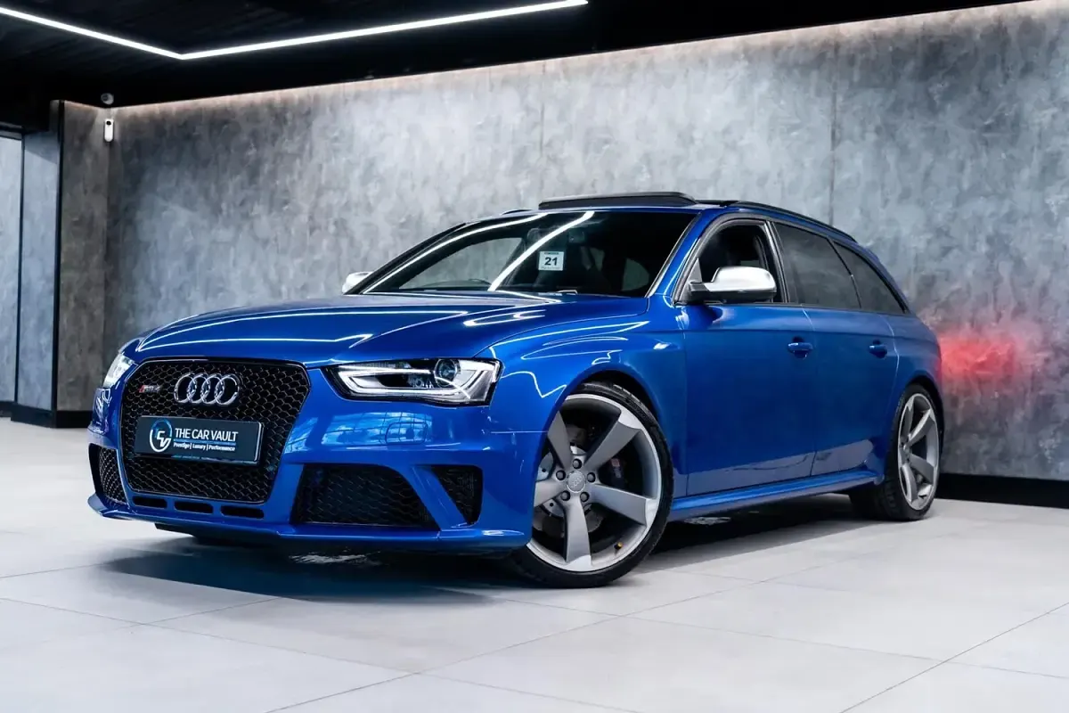 Used Audi RS4 Design 450 HP (330 kW) 2015 Blue Estate