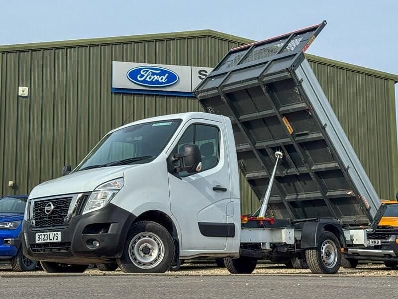 Used Nissan Interstar Tekna 2023 White Van