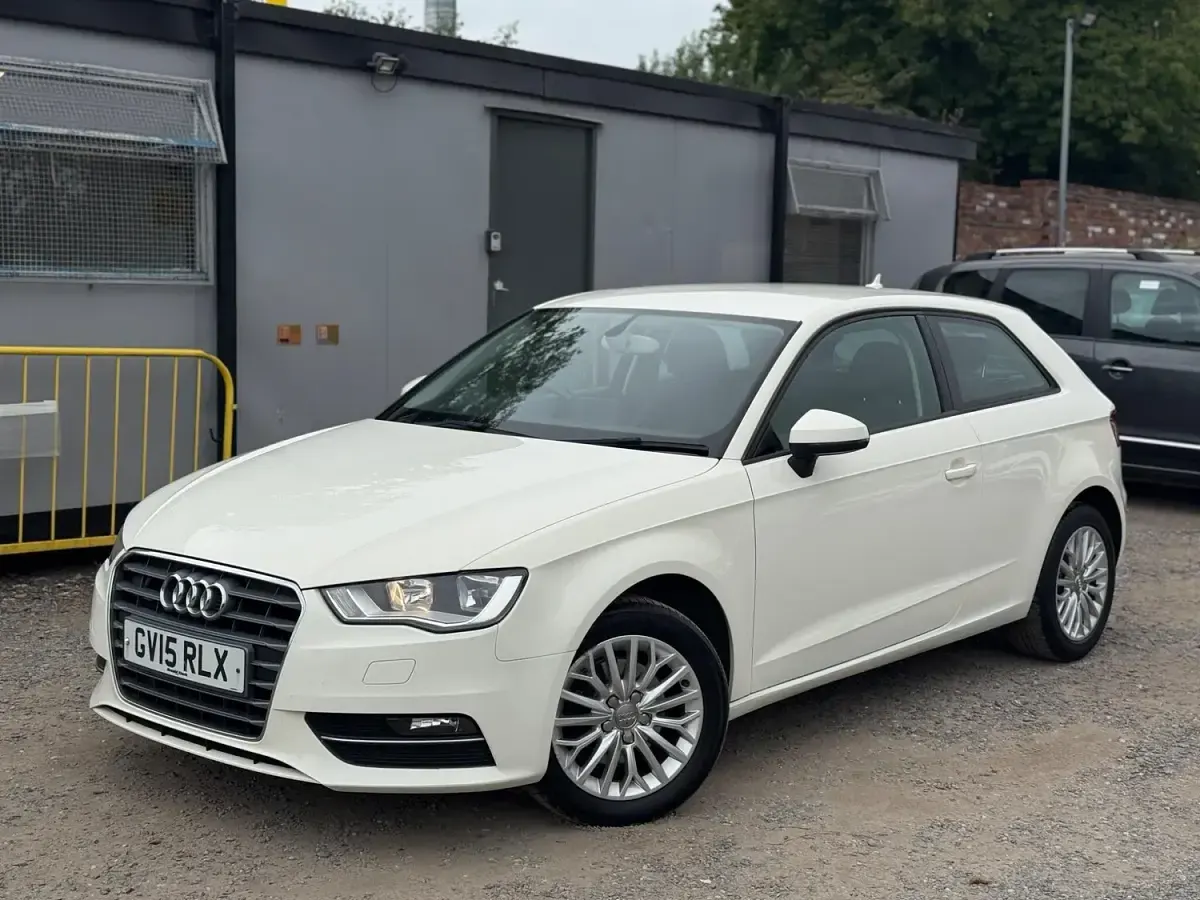 Used Audi A3 110 HP (80 kW) 2015 White Hatchback