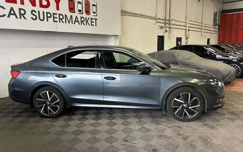 Used Skoda Octavia SE L 204 HP (150 kW) 2021 Grey Hatchback