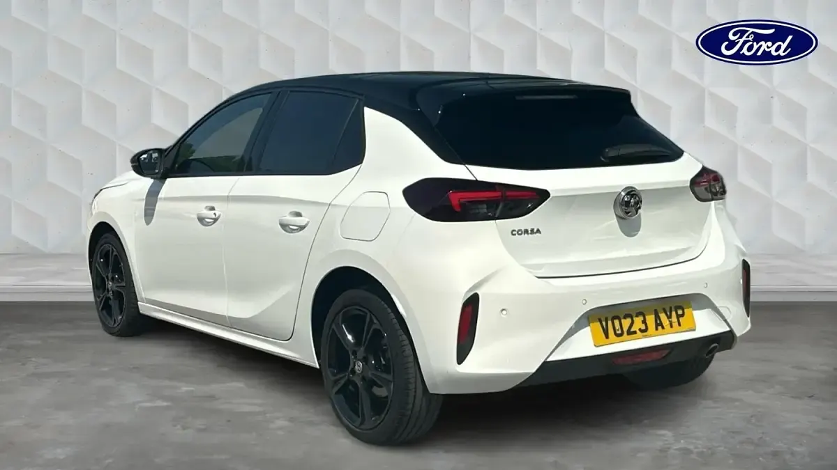 Used Vauxhall Corsa 99 HP (72 kW) 2023 White Hatchback
