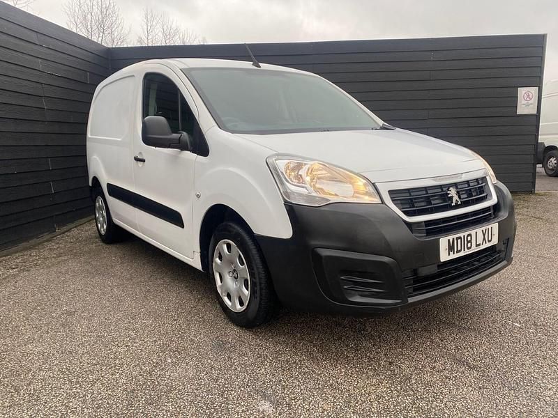 Used Peugeot Partner 2018 White MPV