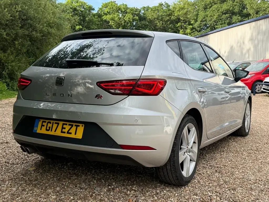 Used Seat Leon FR 184 HP (135 kW) 2017 Silver Hatchback