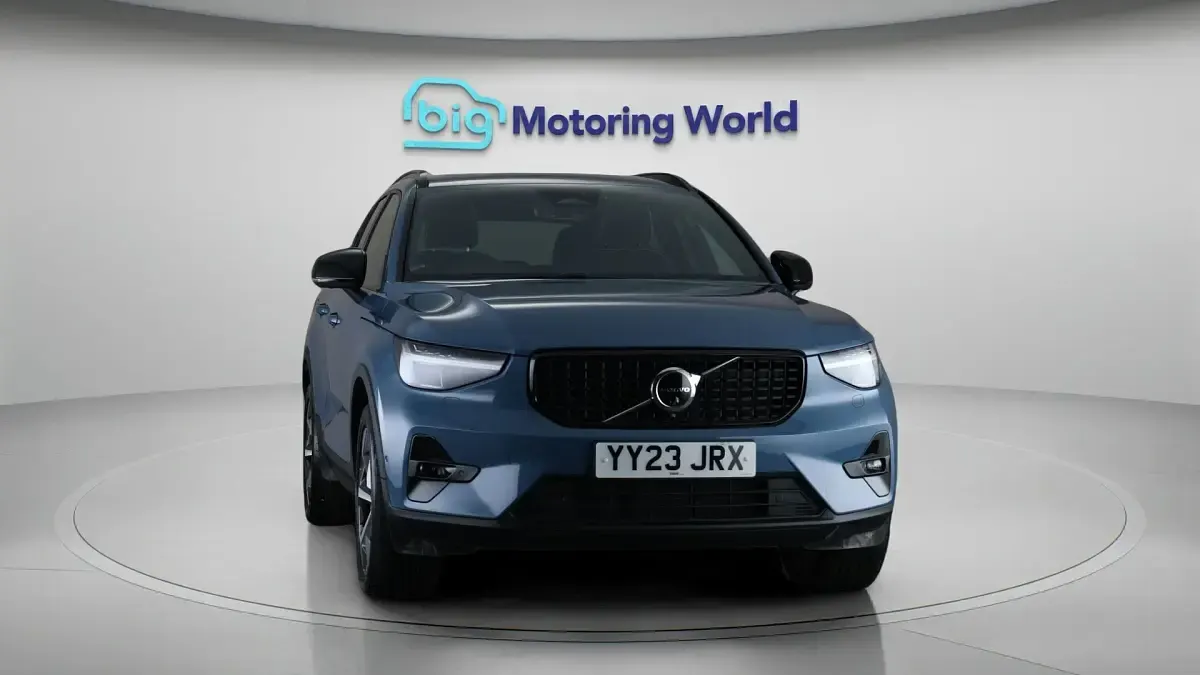 Used Volvo XC40 Ultimate 197 HP (144 kW) 2023 Blue SUV