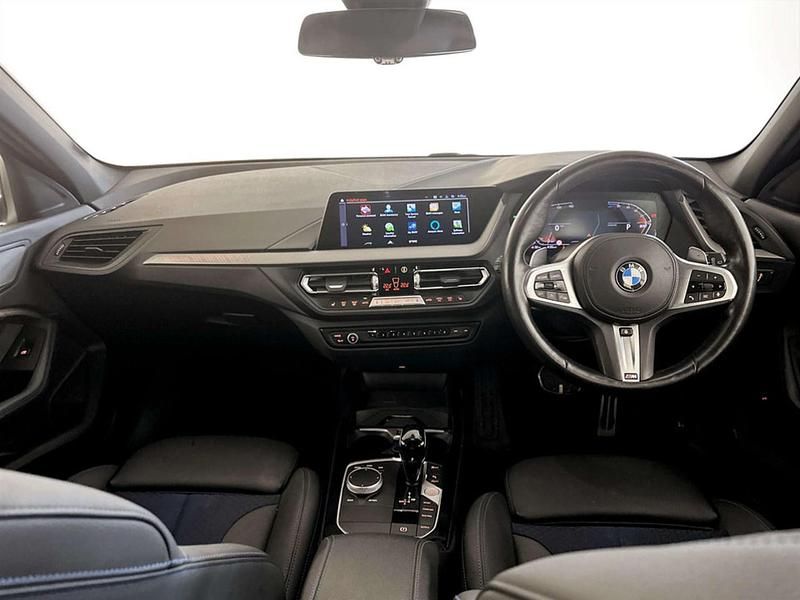 Second-hand BMW 120 M Sport 190 CP (139 kW) 2022 Negru Hatchback