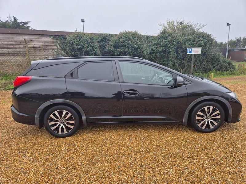 Begagnad Honda Civic S 120 HK (88 kW) 2014 Svart Kombi