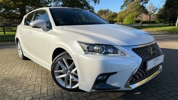 White Used 2020 Lexus CT200h Hatchback | £18,794 (Fair price) - Image 1/4