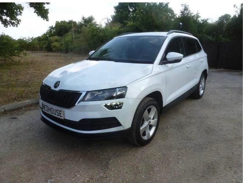Used Skoda Karoq SE 115 HP (84 kW) 2018 White SUV