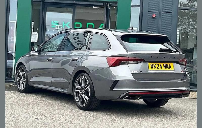 Used Skoda Octavia vRS 241 HP (177 kW) 2024 Graphite grey metallic Estate