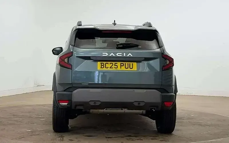Used Dacia Duster Journey 143 HP (105 kW) 2025 Green Estate