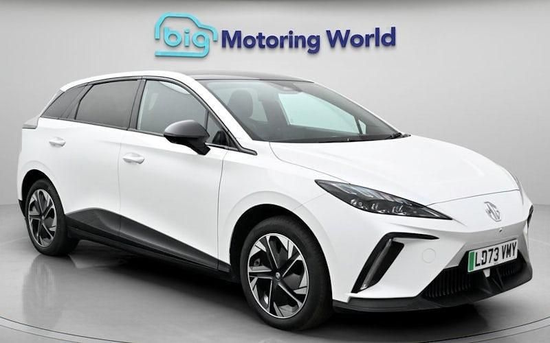 Begagnad MG MG4 EV Trophy 150 kW (204 HK) 2025 Halvkombi