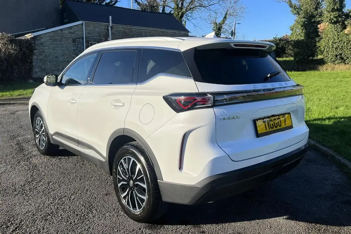 New Chery Tiggo 7 145 HP (106 kW) 2025 White SUV