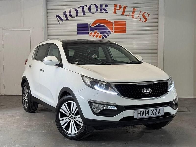 White Used 2014 Kia Sportage 3 SUV | £8,599 (A bit pricey) - Image 1/2