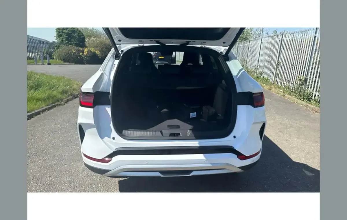 Używany BYD Seal U Comfort 324 KM (238 kW) 2025 Biały SUV