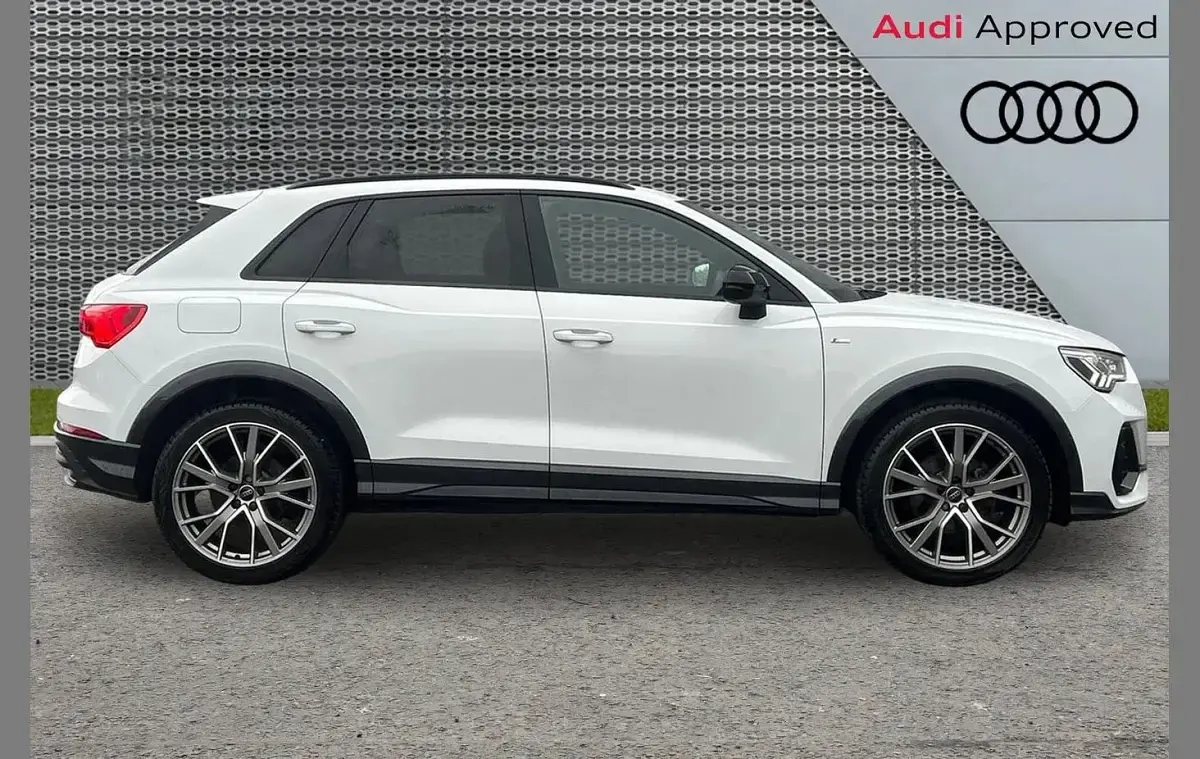 Used Audi Q3 Black Edition 150 HP (110 kW) 2024 White SUV