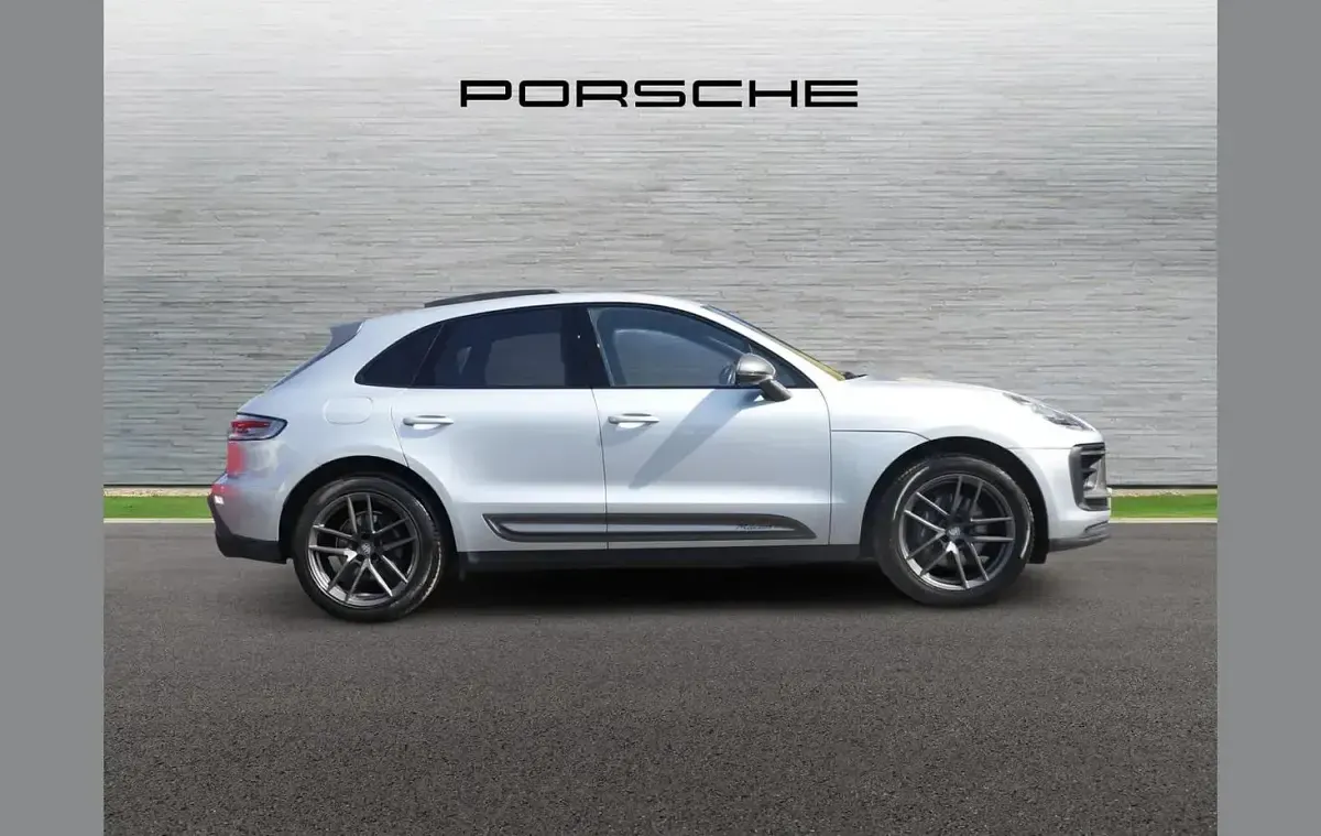 Used Porsche Macan 261 HP (191 kW) 2022 Silver SUV