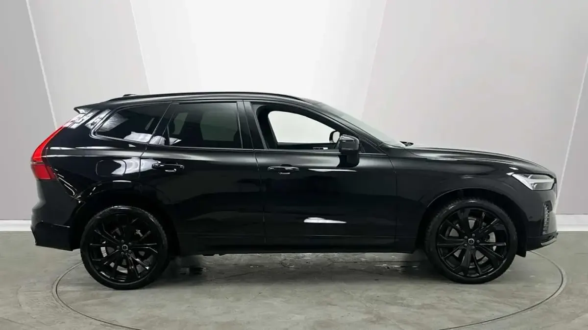 Used Volvo XC60 Plus 247 HP (181 kW) 2025 Black SUV