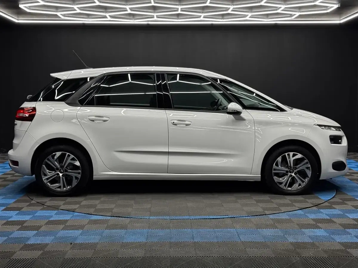 Used Citroën C4 Picasso SELECTION 2016 White MPV