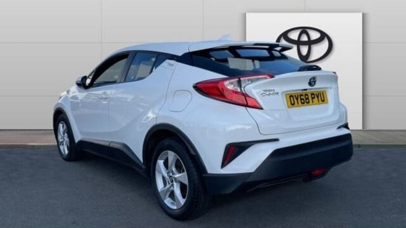 Used Toyota C-HR 122 HP (89 kW) 2018 White SUV