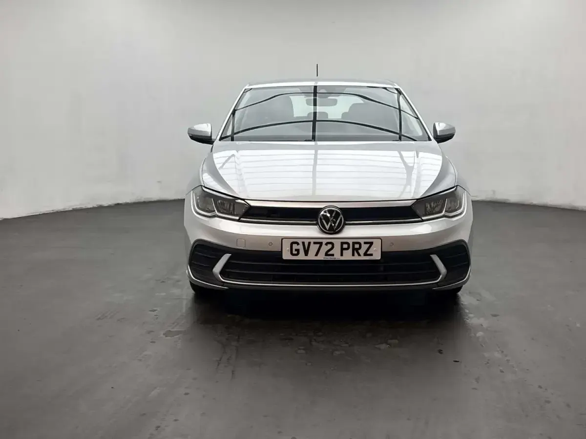 Used VW Polo Life 95 HP (69 kW) 2023 Silver Hatchback