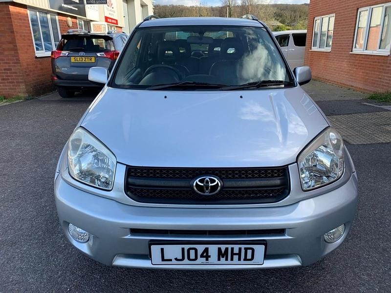Used Toyota RAV4 147 HP (108 kW) 2004 Silver SUV