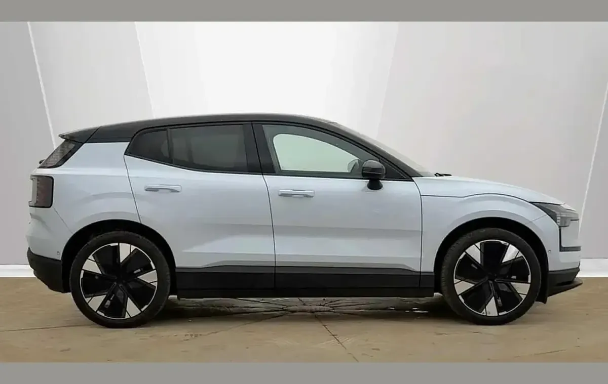 Used Volvo EX30 Ultra 196 kW (267 HP) 2025 Blue SUV