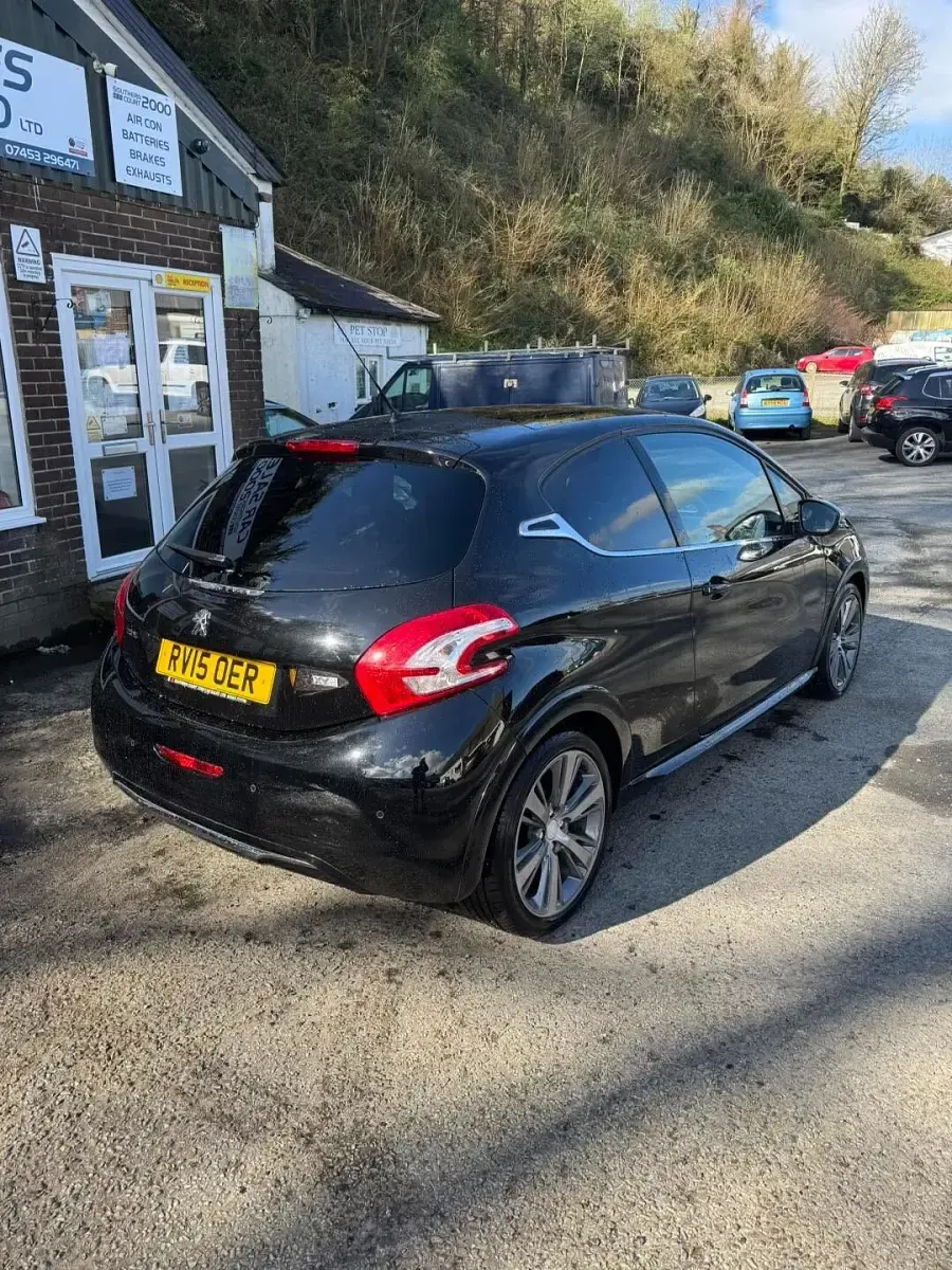Used Peugeot 208 2015 Black Hatchback