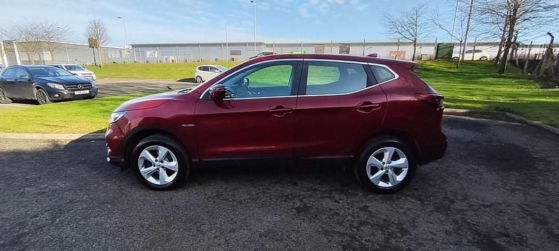 Used Nissan Qashqai Acenta Premium 140 HP (102 kW) 2019 Red SUV