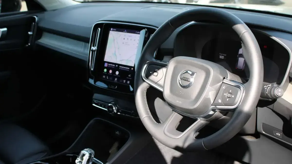 Used Volvo XC40 Plus 163 HP (119 kW) 2023 SUV