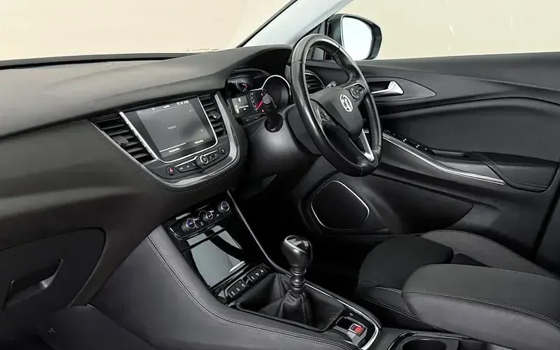 Used Vauxhall Grandland X SRi 131 HP (96 kW) 2021 Grey SUV