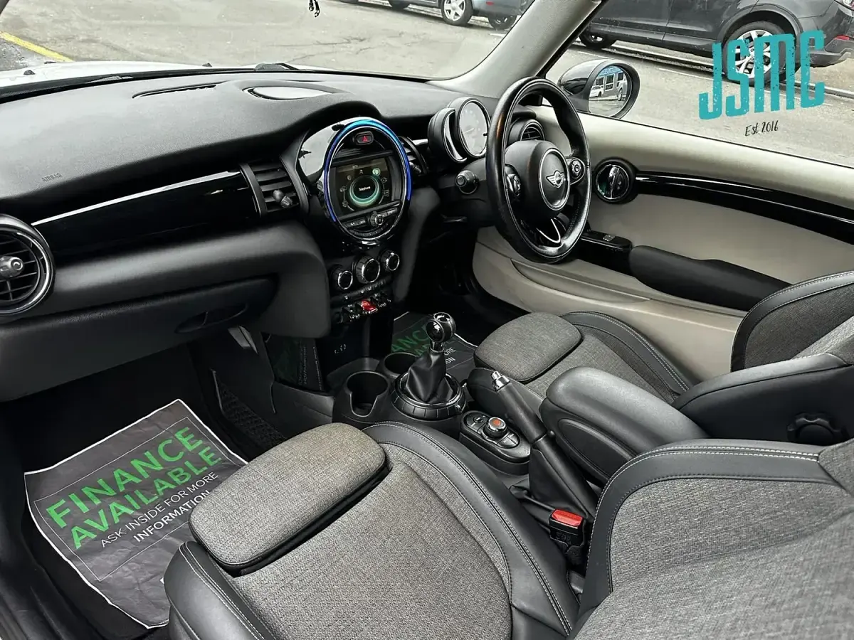 Used Mini Cooper D Hatch 116 HP (85 kW) 2014 Silver Hatchback