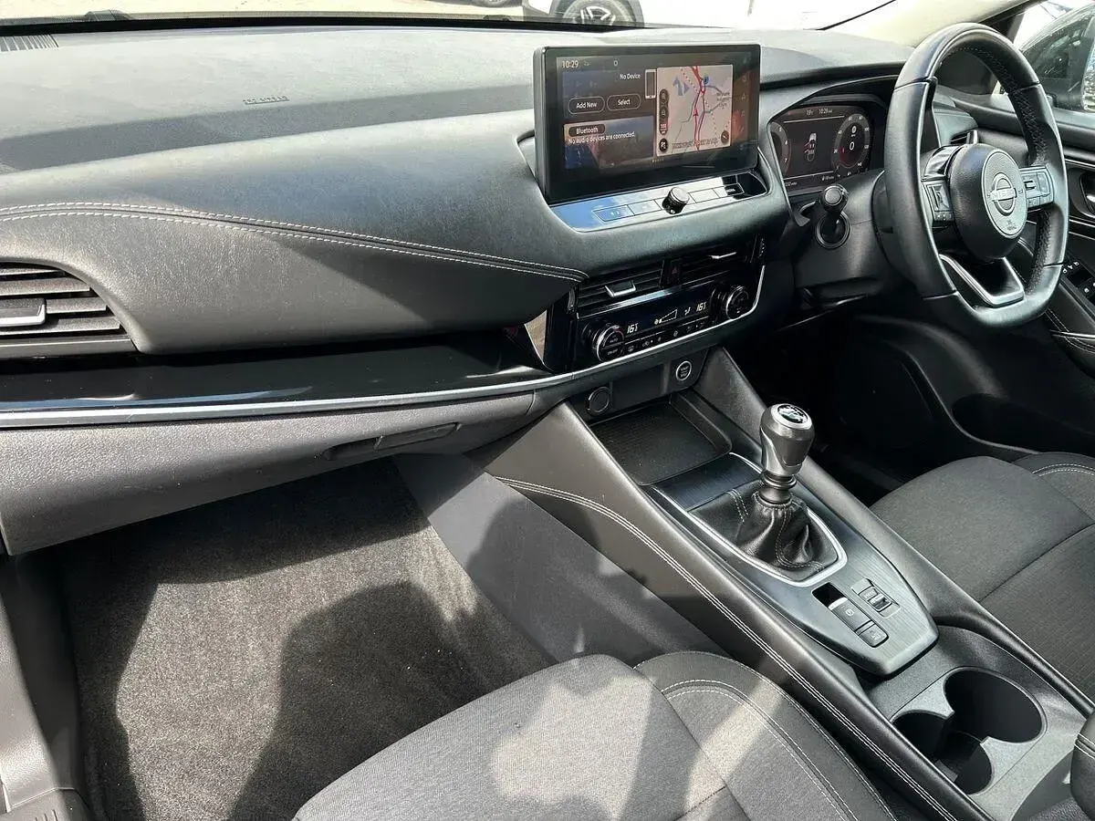 Used Nissan Qashqai N-Connecta 140 HP (102 kW) 2022 Black SUV