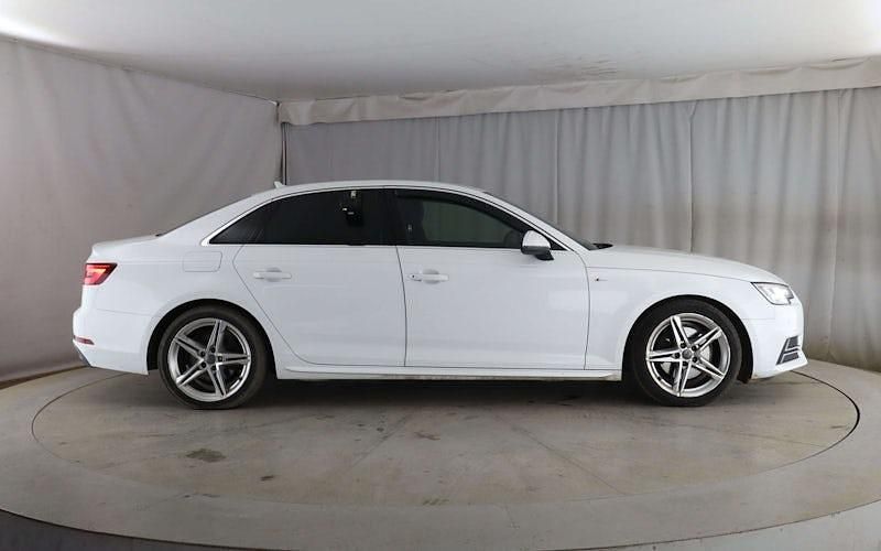 Used Audi A4 S-Line 150 HP (110 kW) 2018 White Sedan