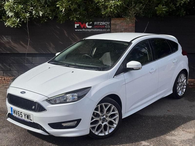 White Used 2015 Ford Focus Zetec Hatchback | £4,995 (Fair price) - Image 1/4