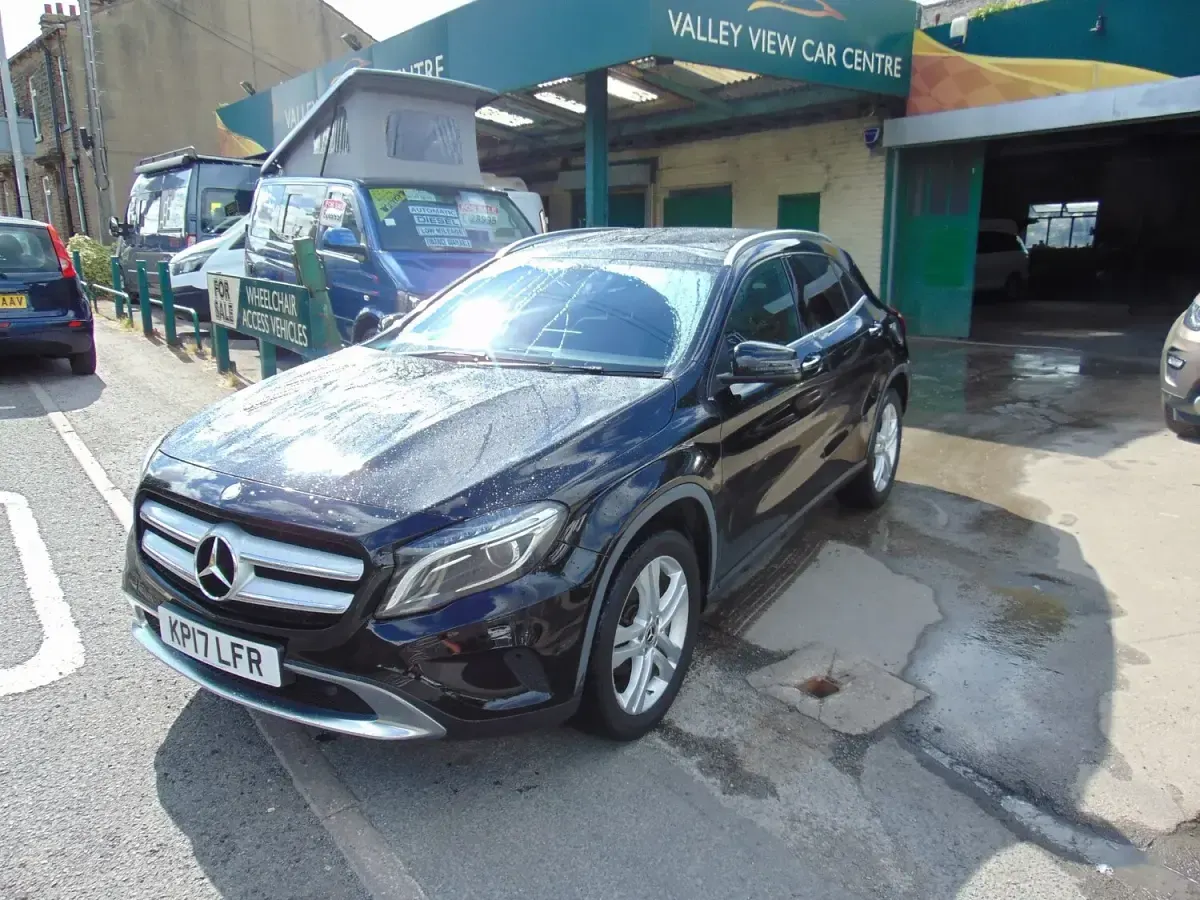 Used Mercedes GLA200 Premium 136 HP (100 kW) 2017 Black SUV