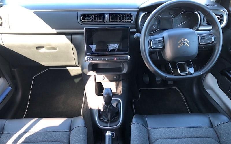 Used Citroën C3 PureTech 83 HP (61 kW) 2022 Red Hatchback