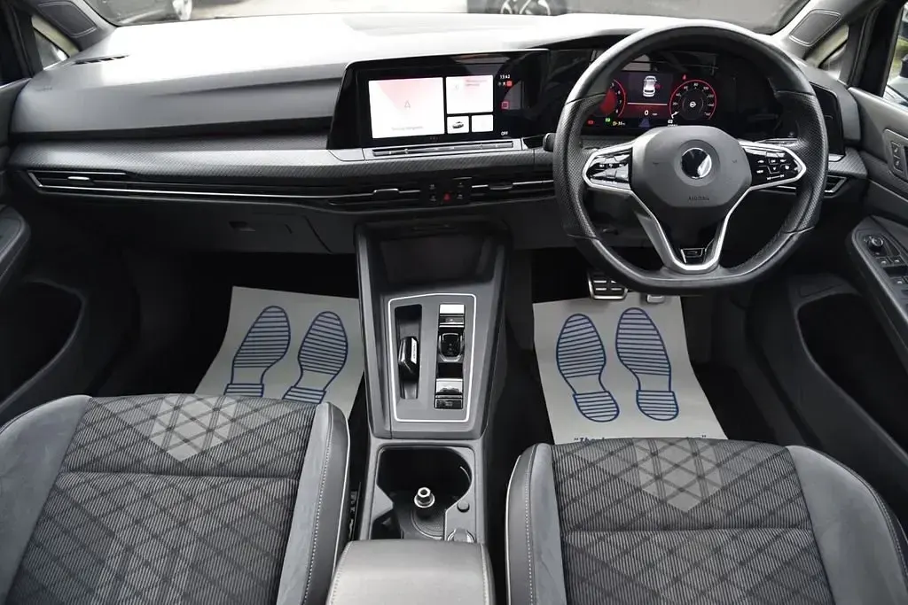 Usado VW Golf VII R-line 150 HP (110 kW) 2021 Preto Citadino