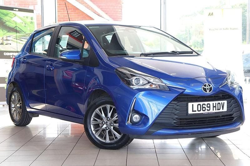 Blue Used 2020 Toyota Yaris Hatchback | £11,420 (Good price) - Image 1/4